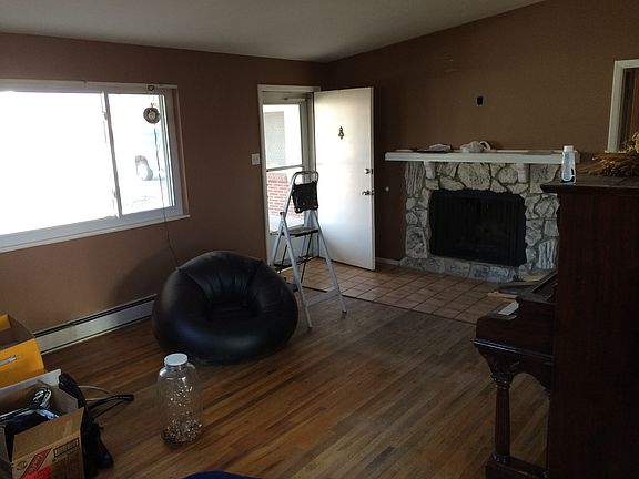 2nd image of 456 E Wendell Way