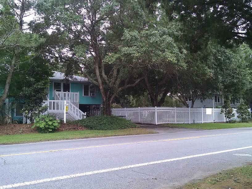 1st image of 814 And 816 Palm Blvd