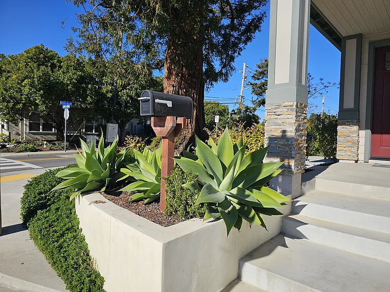 4201 Capitola Rd — Photo 4