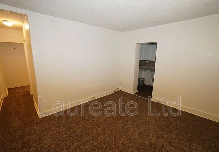 809 N Ogden St — Photo 5