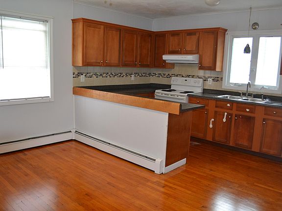 5th image of 816 Smithfield Ave