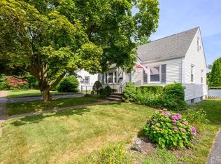 45 Craig St, Edison, NJ 08817