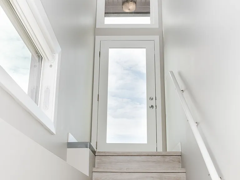1650 Devonshire Dr W — Photo 26