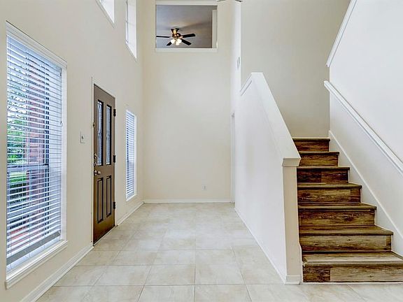 5th image of 4035 Bratton St