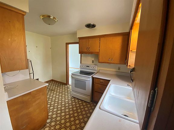 4th image of 1303 Richardson St