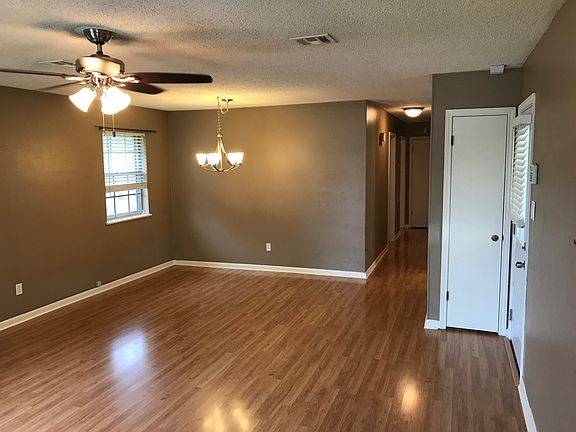 3rd image of 303 Gerald Dr