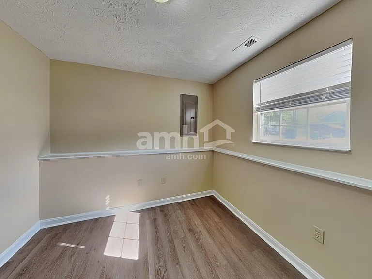 10296 Manassas Dr — Photo 17