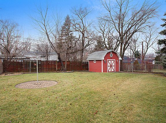 4th image of 1030 Hillview Dr