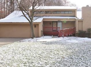 38917 Holsworth Ct, Farmington Hills, MI 48331