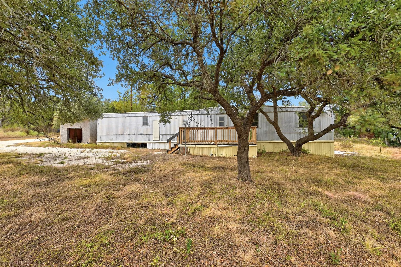 2 bed, 1.5 bath, 801 sqft, $1,068 — Photo 4