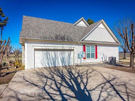 2nd image of 3383 Henderson Rd