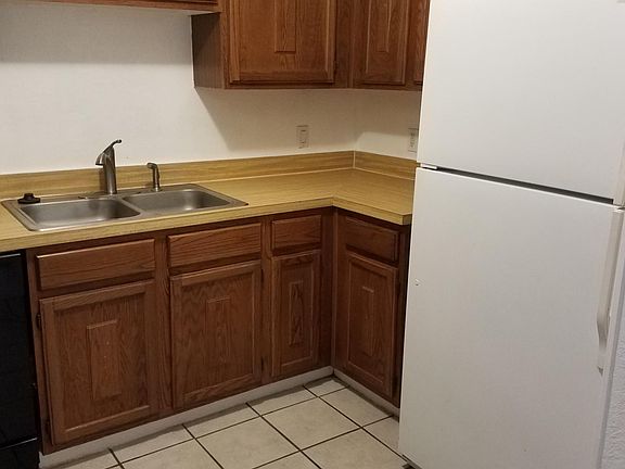 3rd image of 707 Lariat Ln