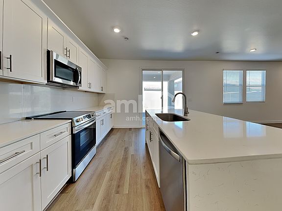 4th image of 20177 W Thomas Rd Unit 406