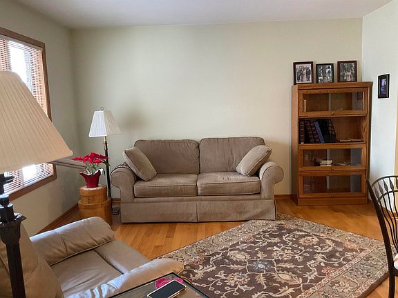 3rd image of 6573 Laurelwood Dr