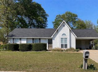 103 Eric Dr, Bonaire, GA 31005