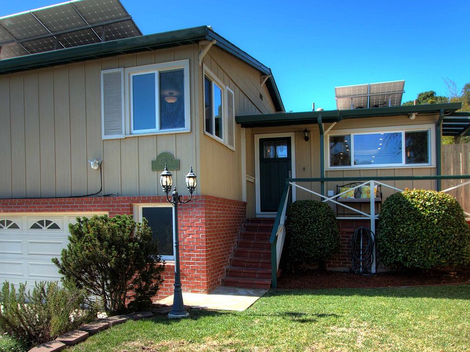 1st image of 2709 Newlands Ave