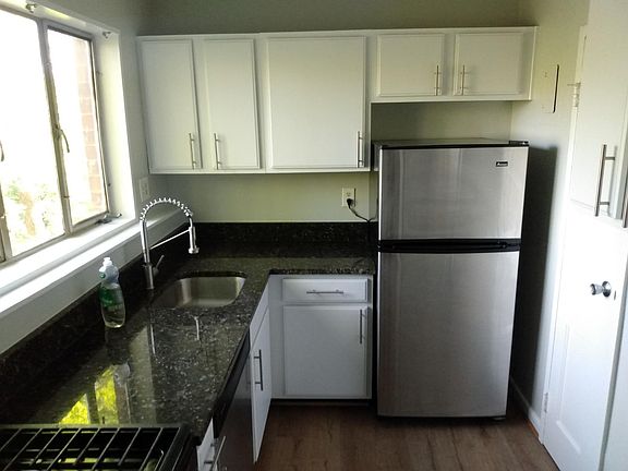 5th image of 10307 Montrose Ave APT 201