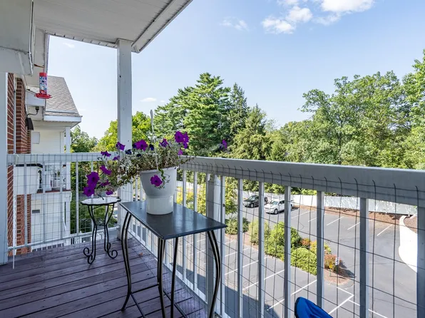 490 River Road #30, Manchester, NH 03104