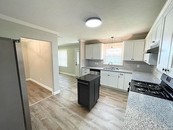 2nd image of 225 Cedar Dr