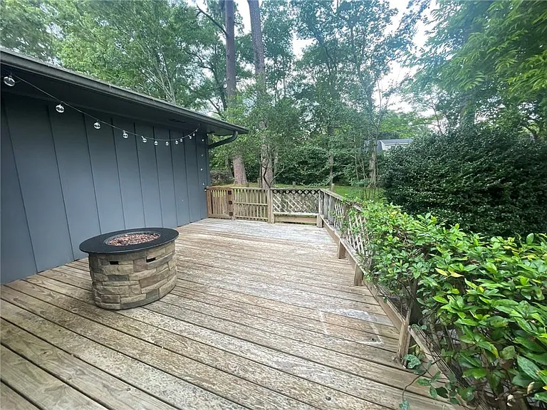 2760 Brevard Dr — Photo 15