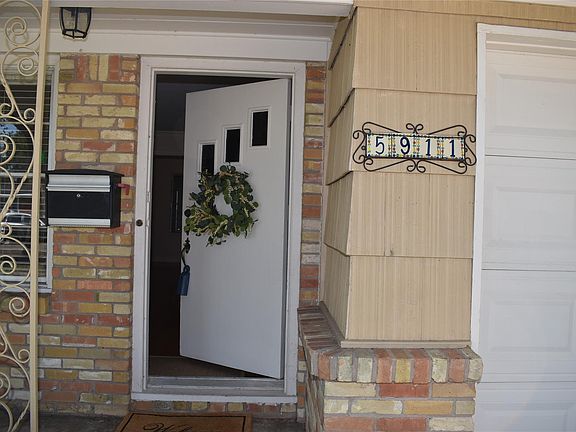 3rd image of 5911 Hornwood Dr