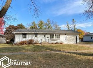 416 6th St SW, Britt, IA 50423