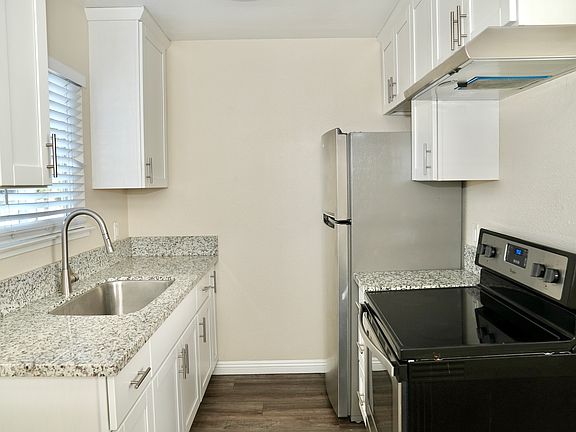 3rd image of 1817 W St APT 5