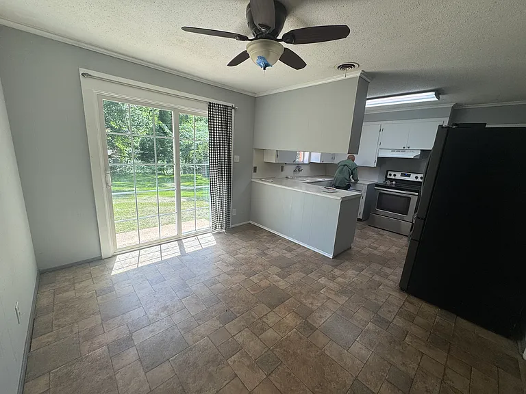8900 Acacia Ln — Photo 8