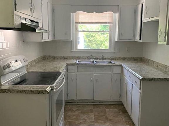 3rd image of 4404 Gazette Dr SW