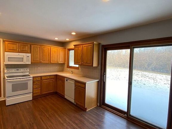 5th image of 243 Randall Dr