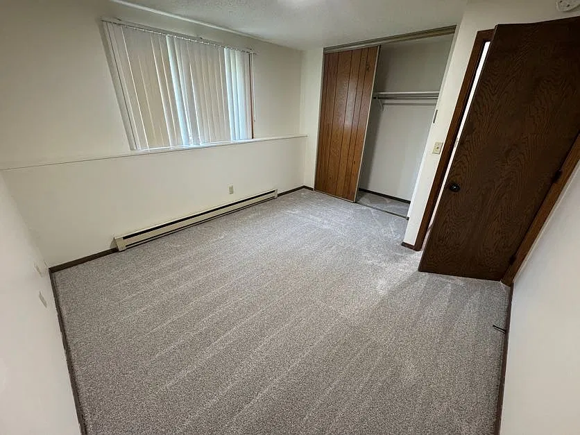 3 bed, 1200 sqft, $1,350 — Photo 3