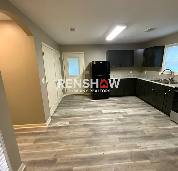 732 Tucker St — Photo 4