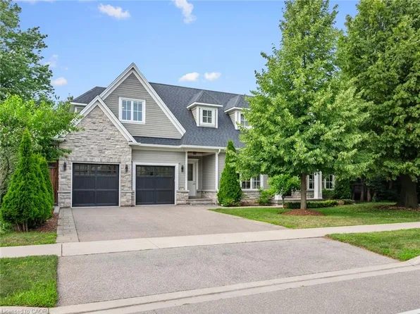 1077 Bridge Rd, Oakville, ON L6L 2B6