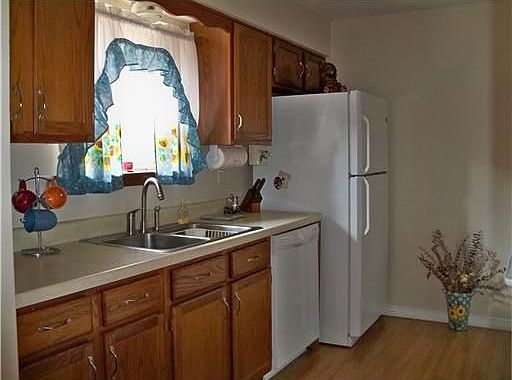 2nd image of 232 Sugarpine Dr