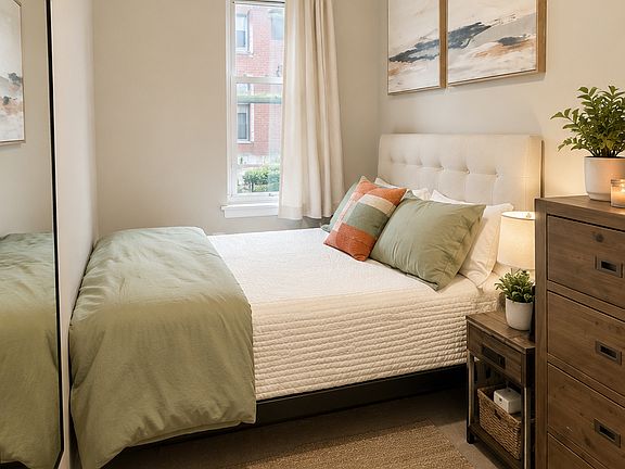 4th image of 1129 Lexington Ave APT 3