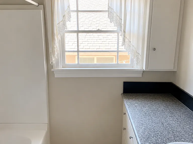 274 Hathway Ave — Photo 20