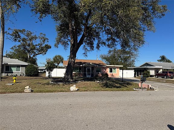 5th image of 733 Laurel Ave