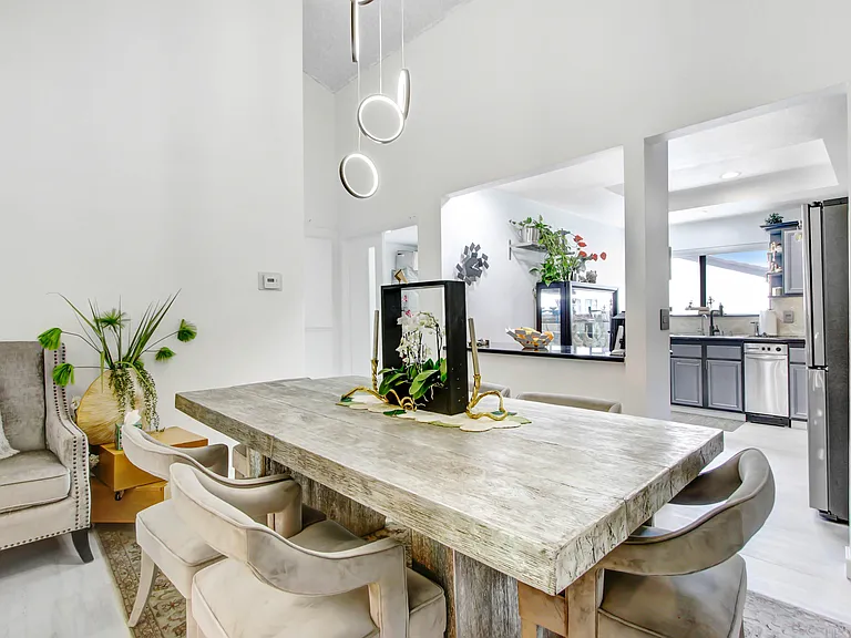 21545 Erwin St #98 — Photo 6