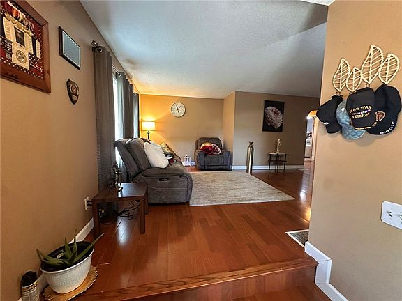 2nd image of 700 Southside Dr