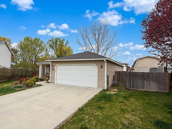 3rd image of 16056 N Pelican Butte Dr