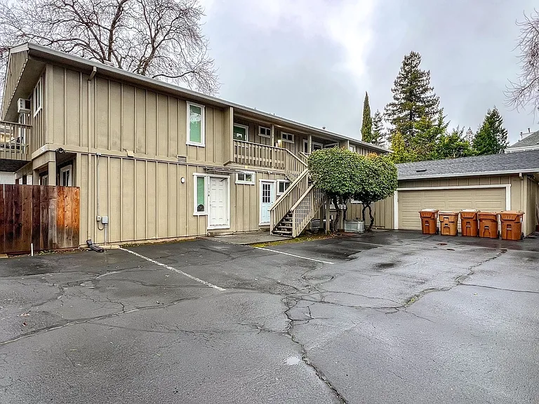 1130-1136 Laurel St — Photo 1