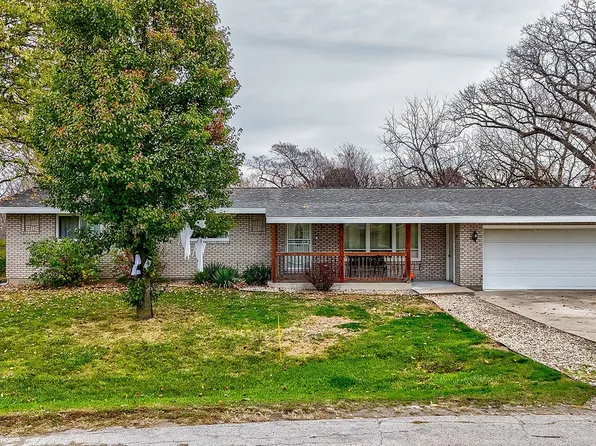 12 Bona Terra Dr, Ottawa, IL 61350