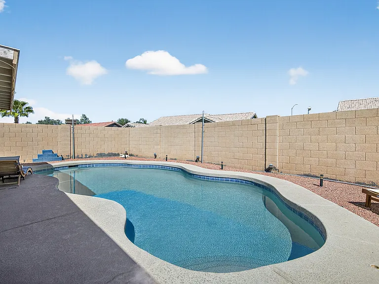 1682 E Kielly Ln — Photo 38