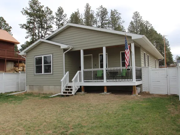 960 Ponderosa St, Custer, SD 57730