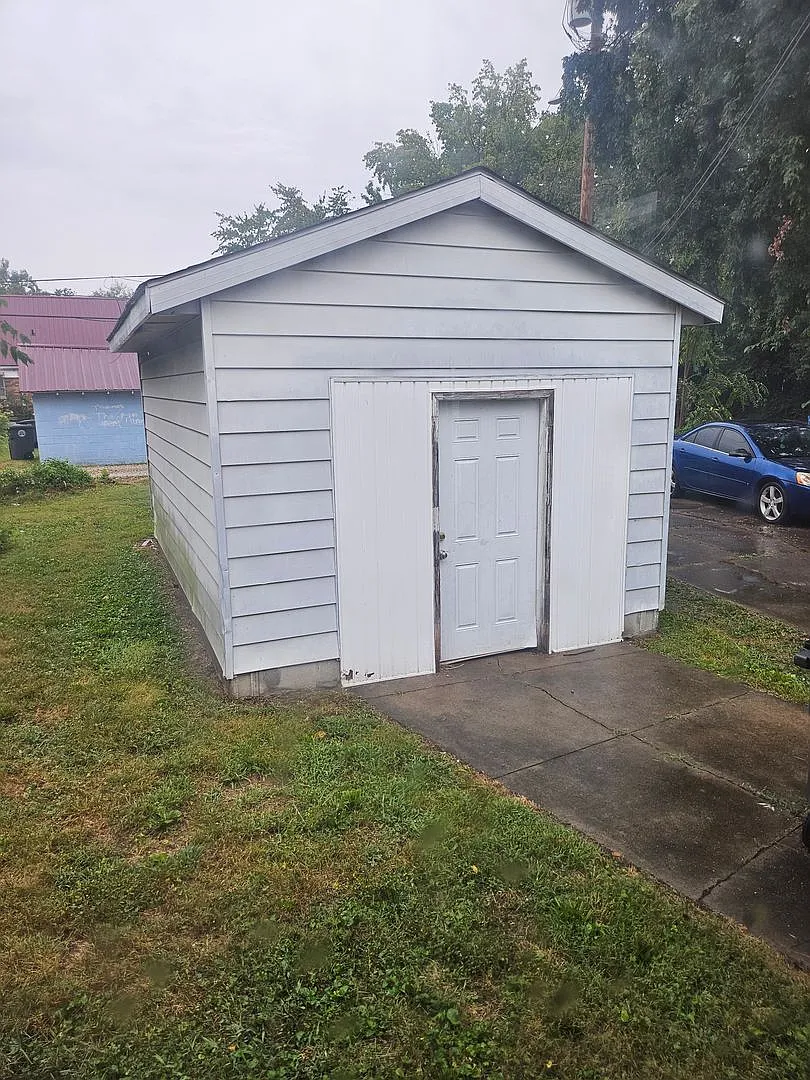 4 Bed 1 bath - EHA Approved! — Photo 3