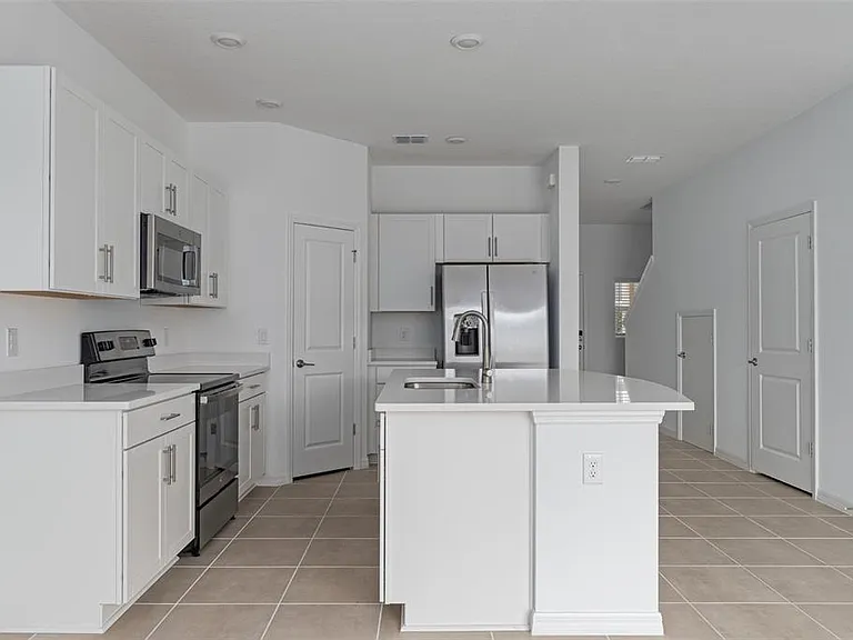 11720 Glenside Ter — Photo 5