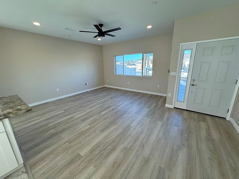 1255 Marline Ave — Photo 4