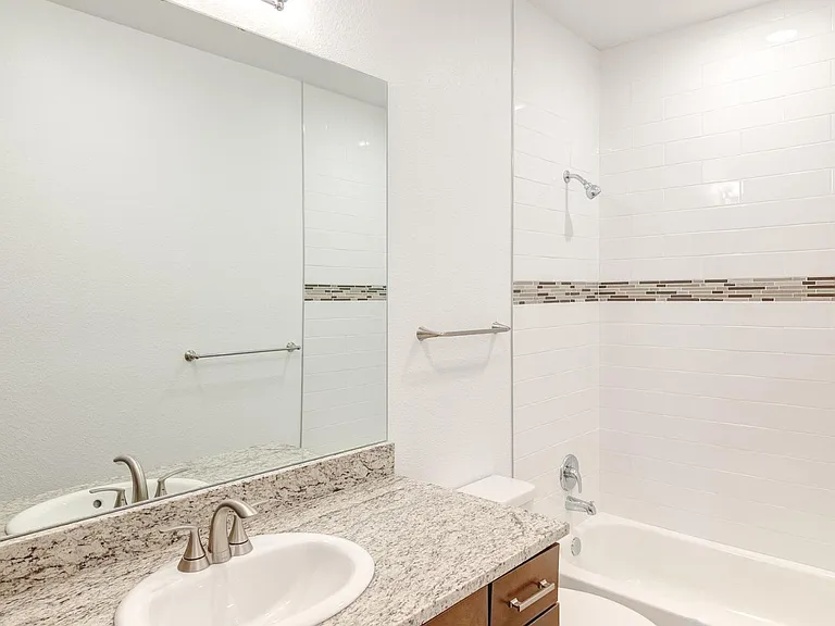 1034 S Dearborn St #103 — Photo 10