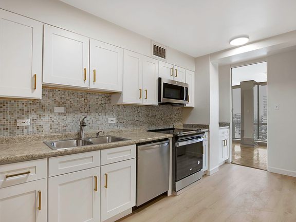4th image of 601 E 32nd St APT 1001