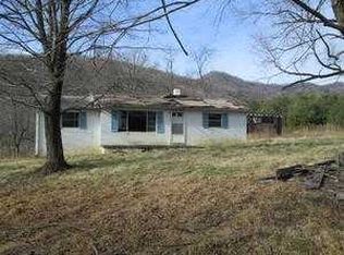 251 Beauty Shop Rd, Lambsburg, VA 24351